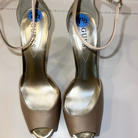 Guess Heels - Picture 6 of 10